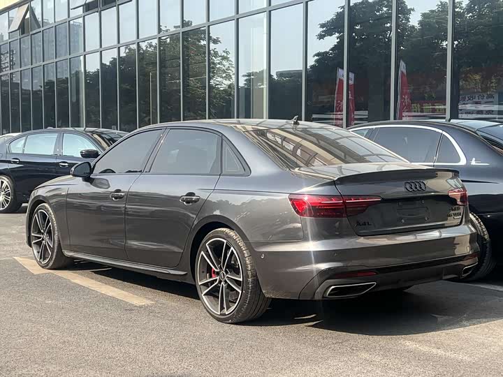 Фото 7 - Audi A4L