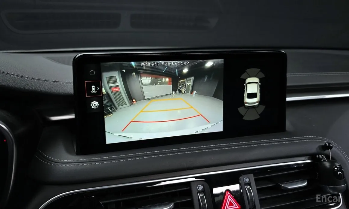 Photo 15 - Genesis G70