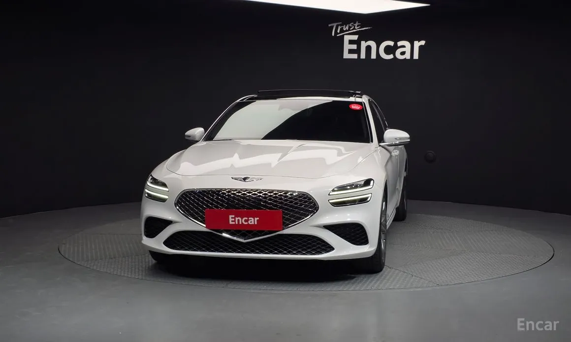 Photo 3 - Genesis G70