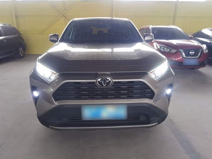 Фото 3 - Toyota RAV4