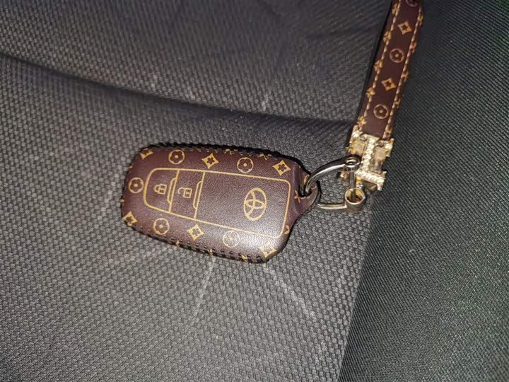 Фото 9 - Toyota RAV4