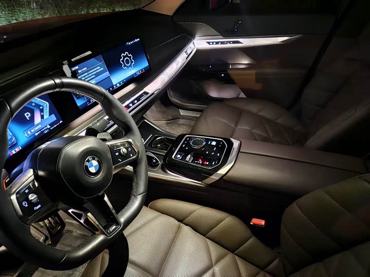 Фото 6 - BMW 7 Series