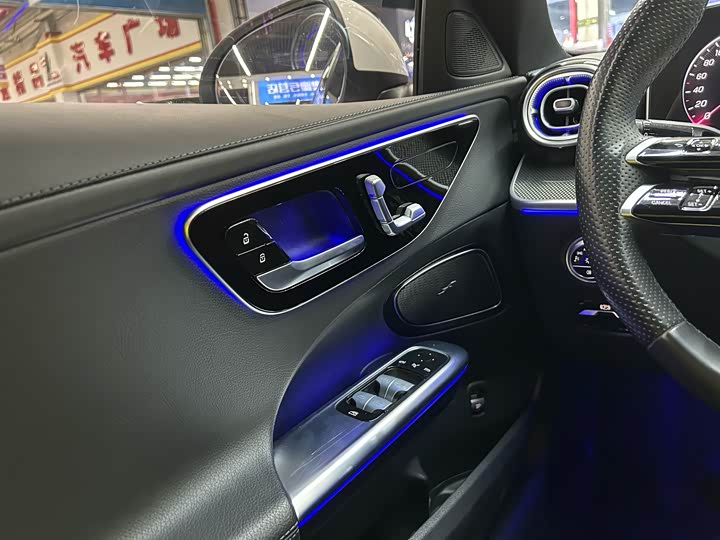 Фото 9 - Mercedes-Benz C-Class