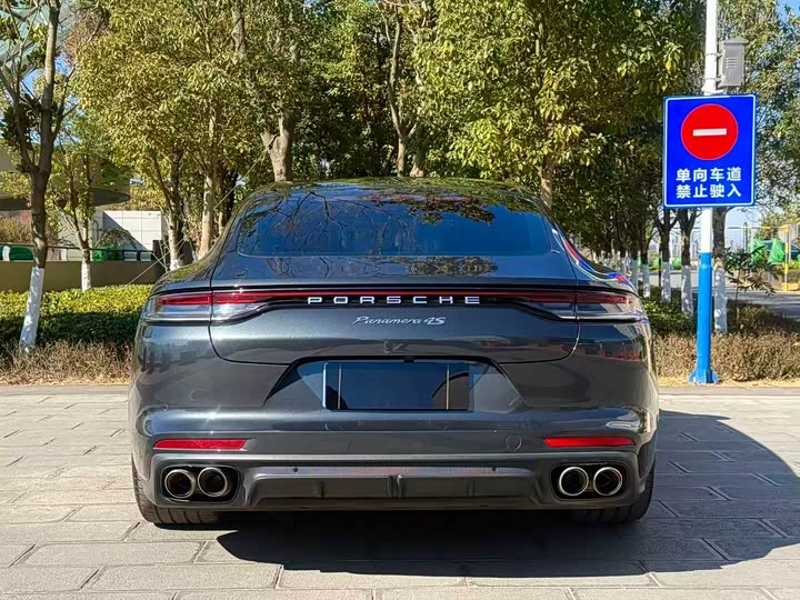 Фото 8 - Porsche Panamera