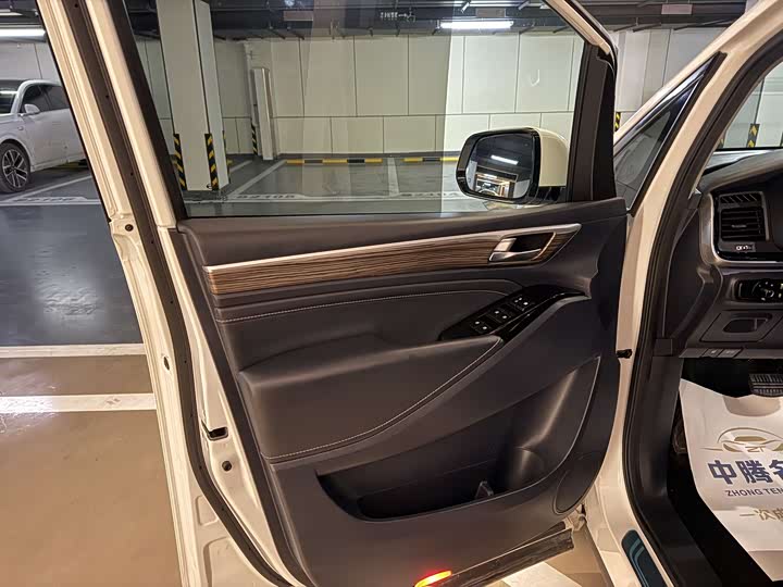 Фото 4 - GAC Trumpchi M8