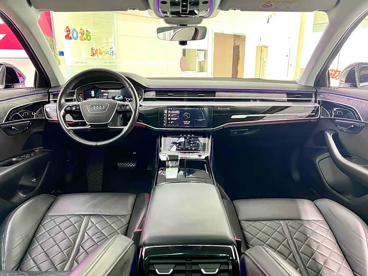 Фото 8 - Audi A8