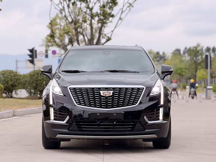 Фото 2 - Cadillac XT5
