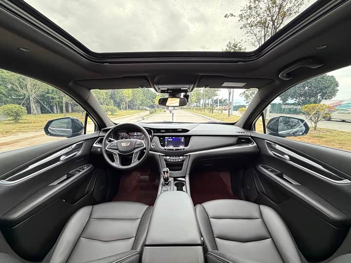 Фото 5 - Cadillac XT5