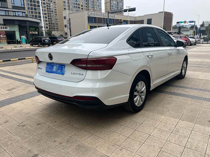 Фото 4 - Volkswagen Lavida