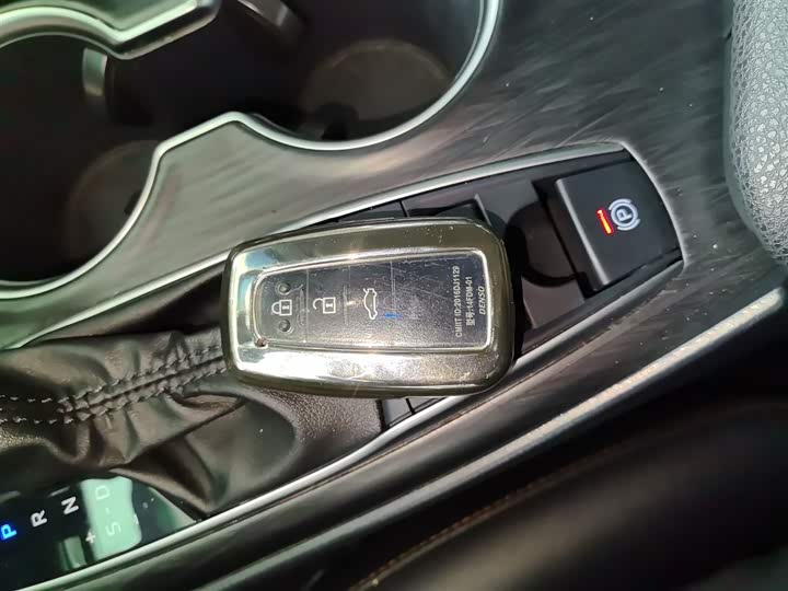 Фото 9 - Toyota Camry