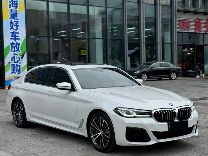 Фото 3 - BMW 5 Series