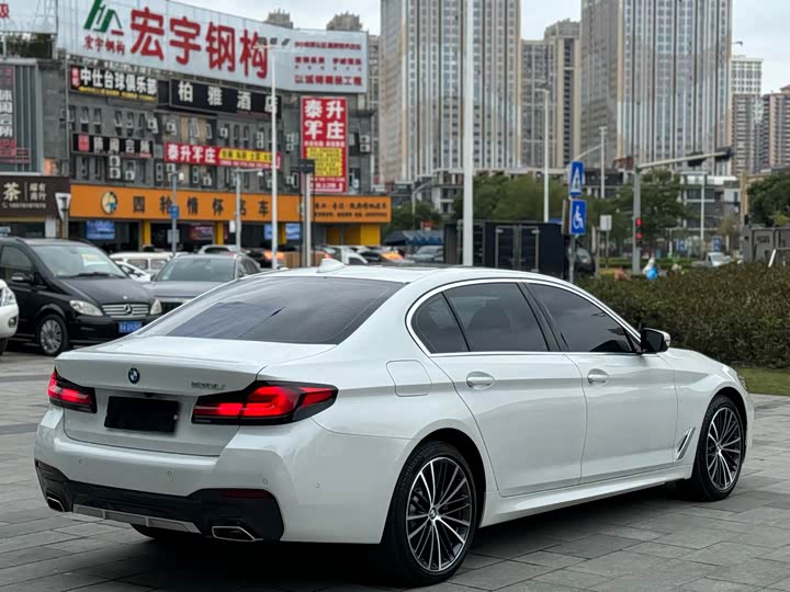 Фото 8 - BMW 5 Series