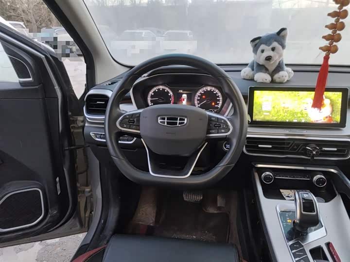 Фото 3 - Geely Coolray