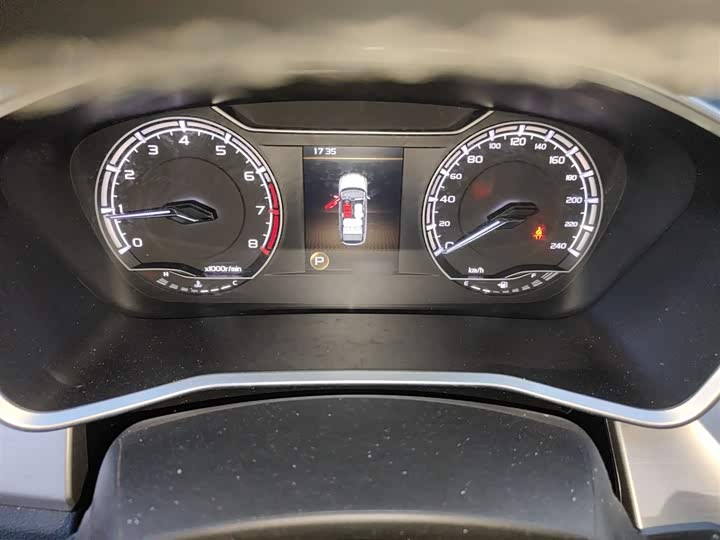 Фото 4 - Geely Coolray