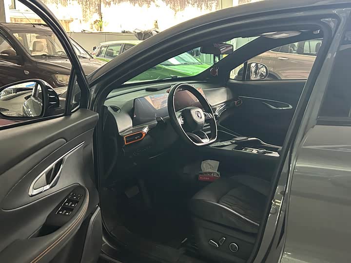 Фото 9 - Changan UNI-T