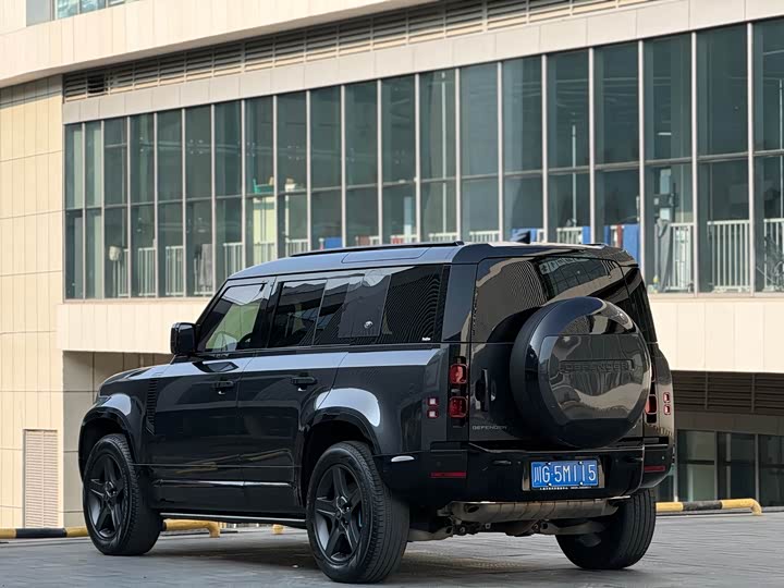 Фото 8 - Land Rover Defender