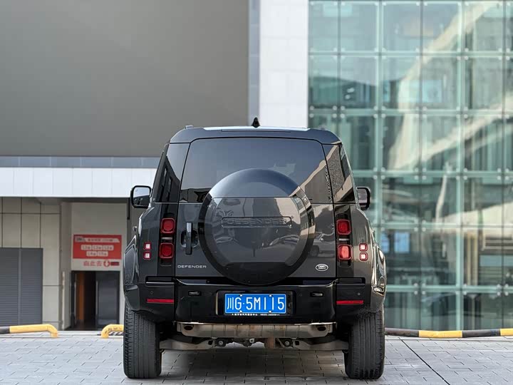 Фото 9 - Land Rover Defender