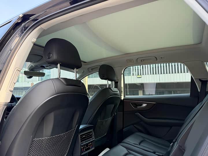 Фото 5 - Audi Q7