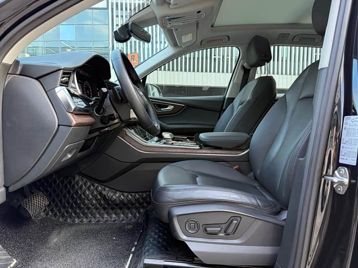 Фото 6 - Audi Q7