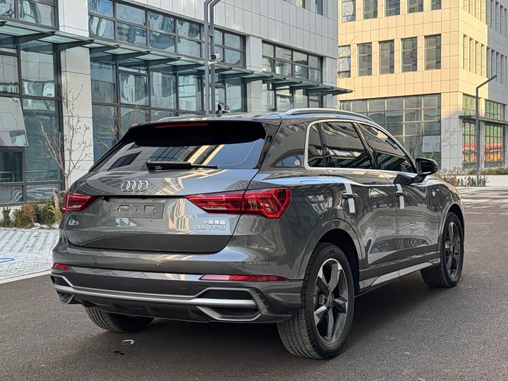 Фото 8 - Audi Q3