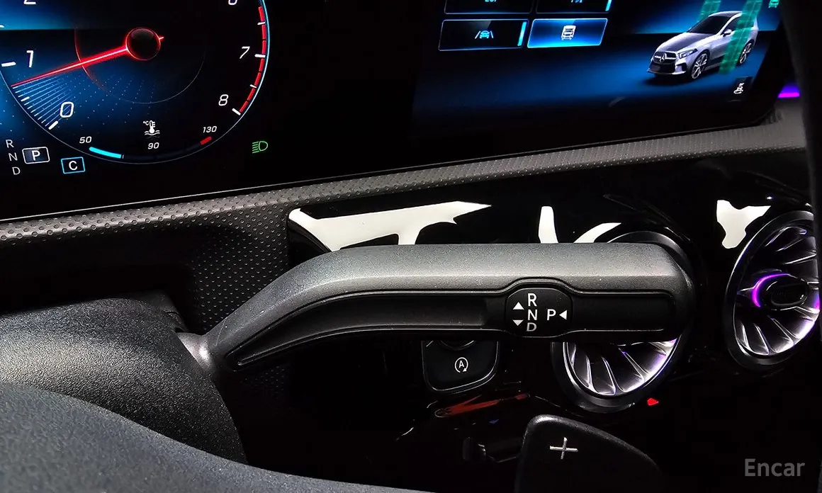 Фото 9 - Mercedes-Benz A-Class