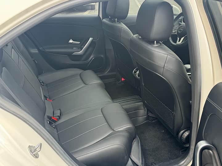 Фото 9 - Mercedes-Benz A-Class