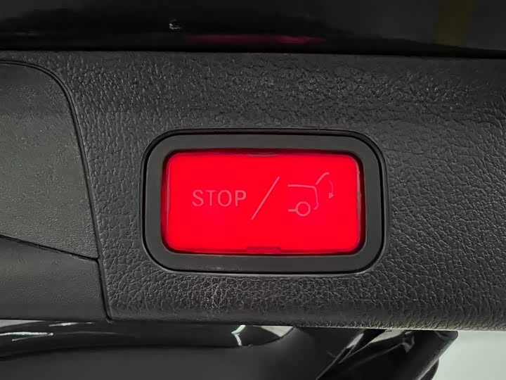 Фото 8 - Mercedes-Benz GLB-Class