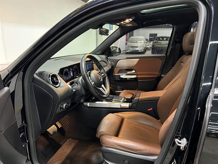 Фото 9 - Mercedes-Benz GLB-Class