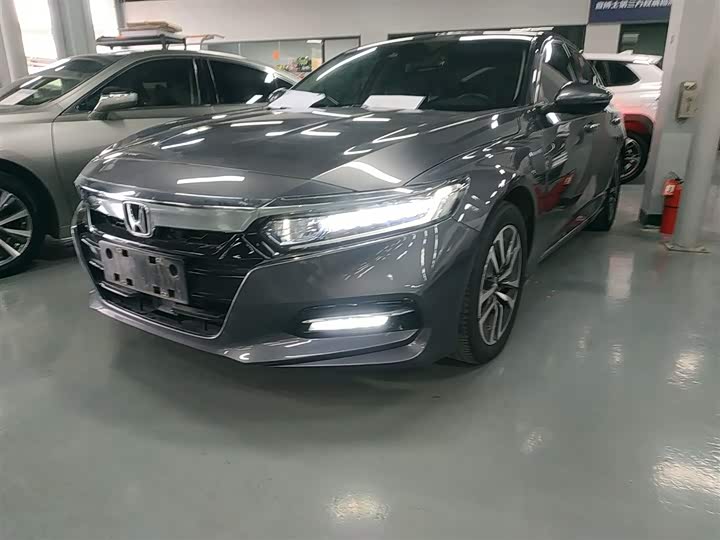 Фото 2 - Honda Accord