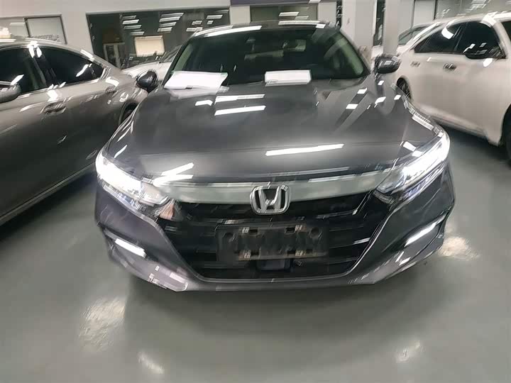 Фото 3 - Honda Accord