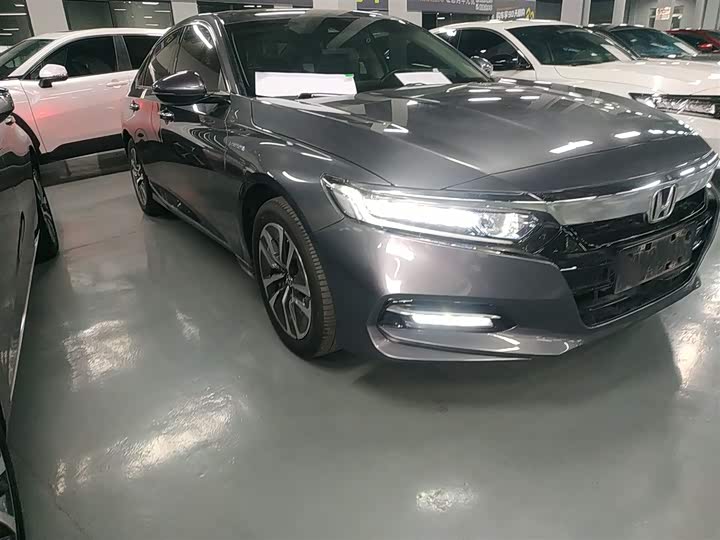 Фото 4 - Honda Accord