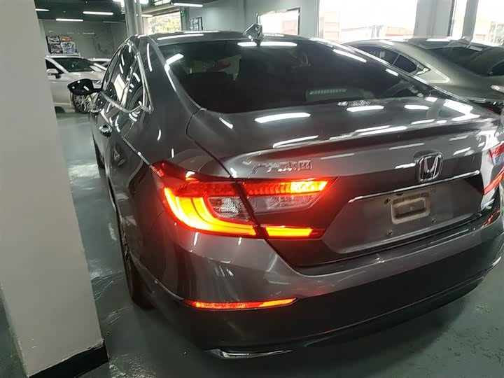 Фото 5 - Honda Accord