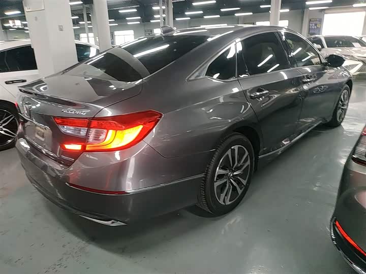 Фото 7 - Honda Accord
