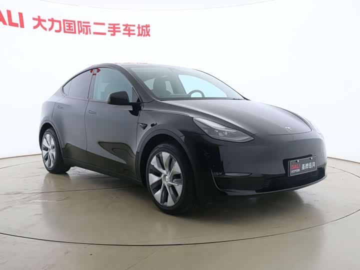 Фото 3 - Tesla Model Y