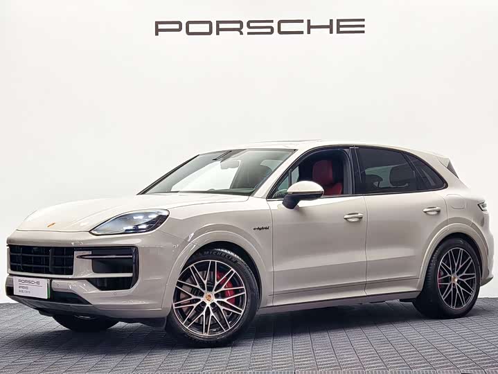 Фото 3 - Porsche Cayenne Hybrid
