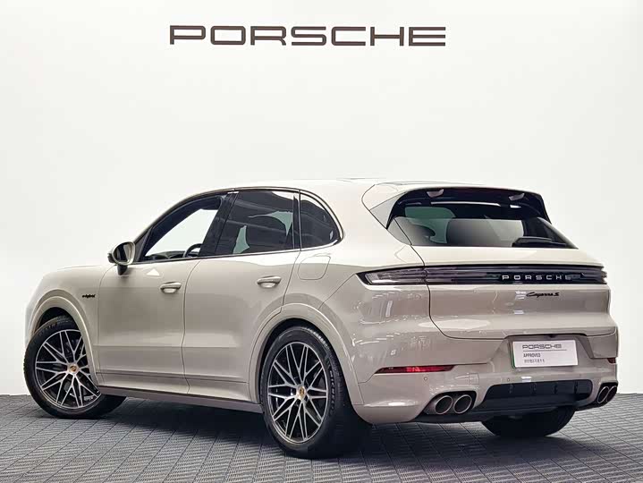 Фото 5 - Porsche Cayenne Hybrid