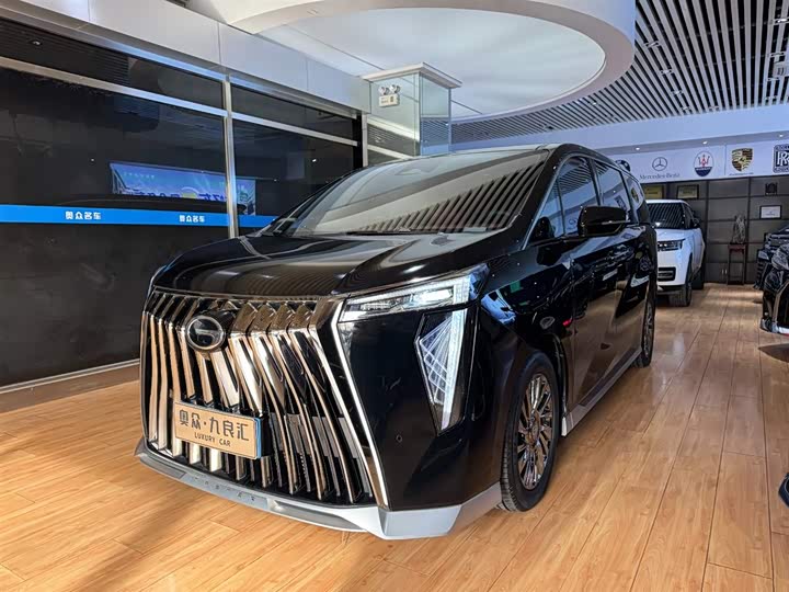 Фото 1 - GAC Trumpchi M8