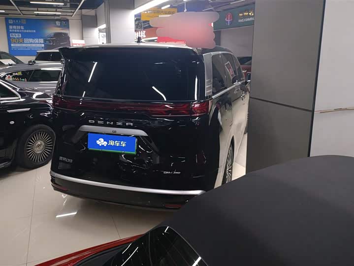 Фото 3 - Denza D9