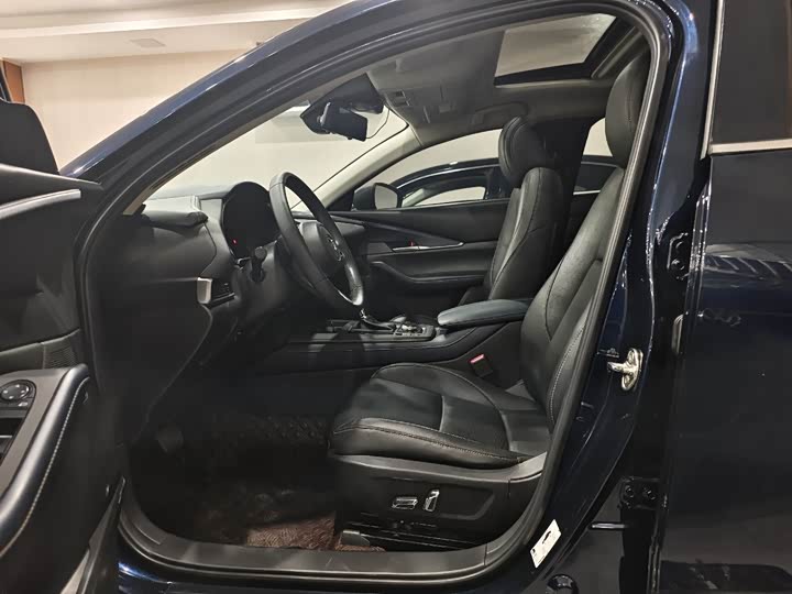 Фото 7 - Mazda CX-30