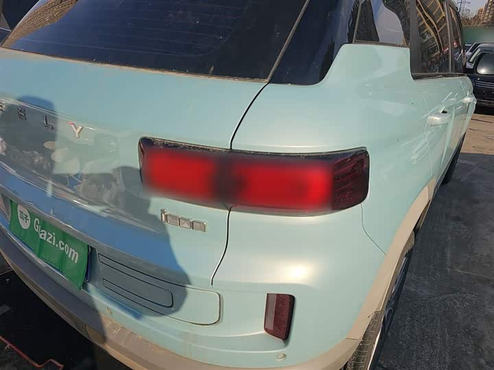 Фото 8 - Geely Icon