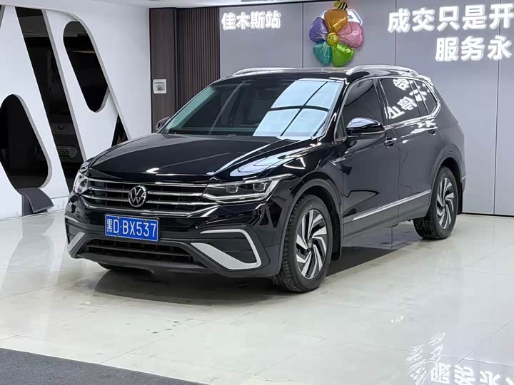 Фото 1 - Volkswagen Tiguan L Pro