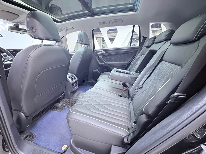 Фото 6 - Volkswagen Tiguan L Pro