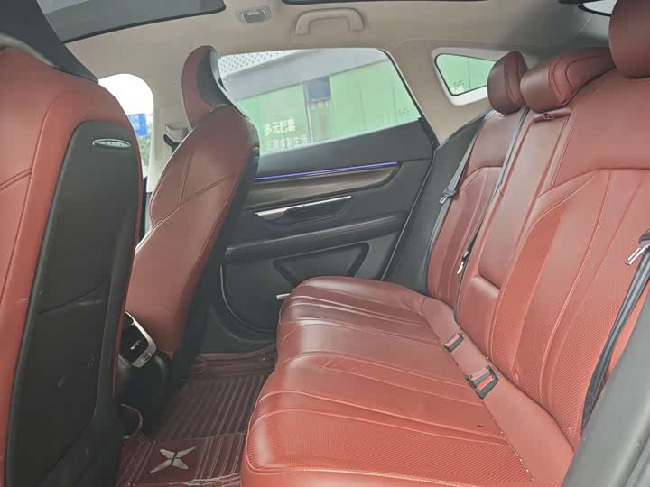 Фото 6 - XPeng P7