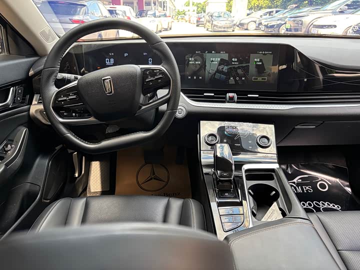 Фото 7 - Bestune B70