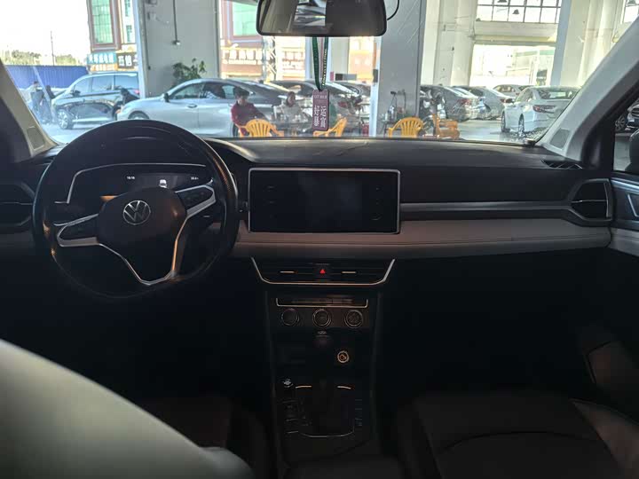 Фото 7 - Volkswagen Tharu