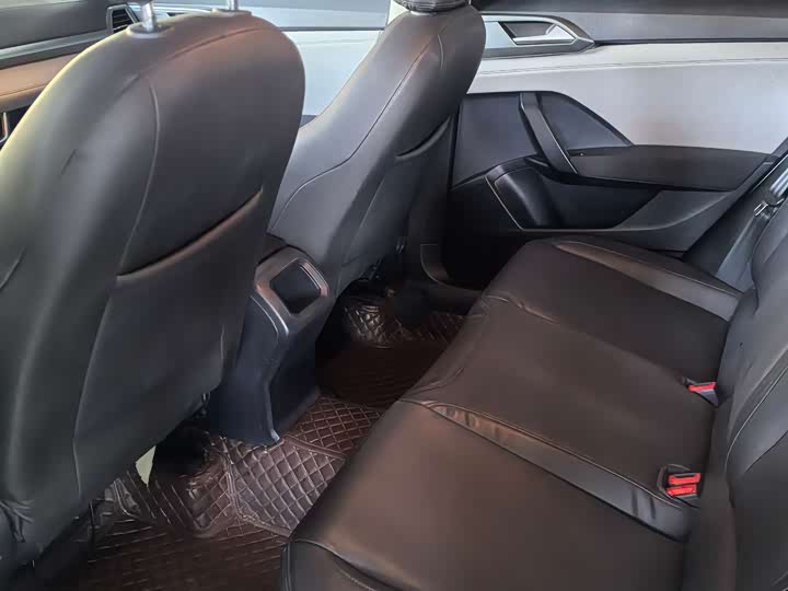 Фото 8 - Volkswagen Tharu