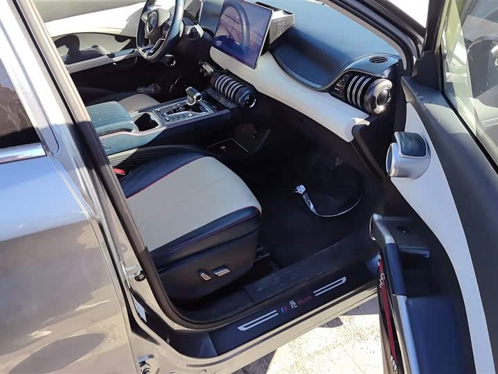 Фото 8 - BYD Yuan Plus