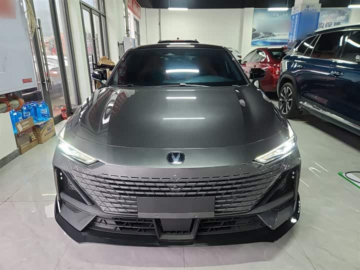 Фото 3 - Changan UNI-V