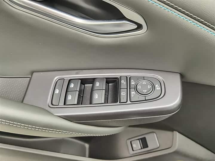 Фото 9 - BYD Song L DM-i Hybrid