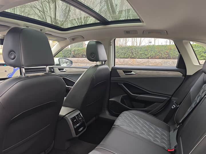 Фото 5 - Volkswagen Sagitar L